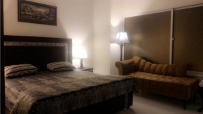 Fully Serviced Holiday Home Near Lyallpur Galleria